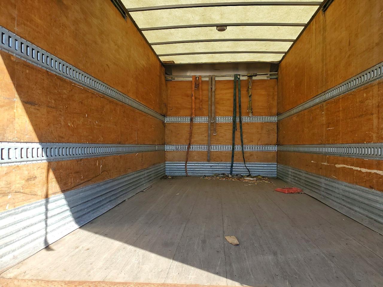 2014 MITSUBISHI FUSO FE