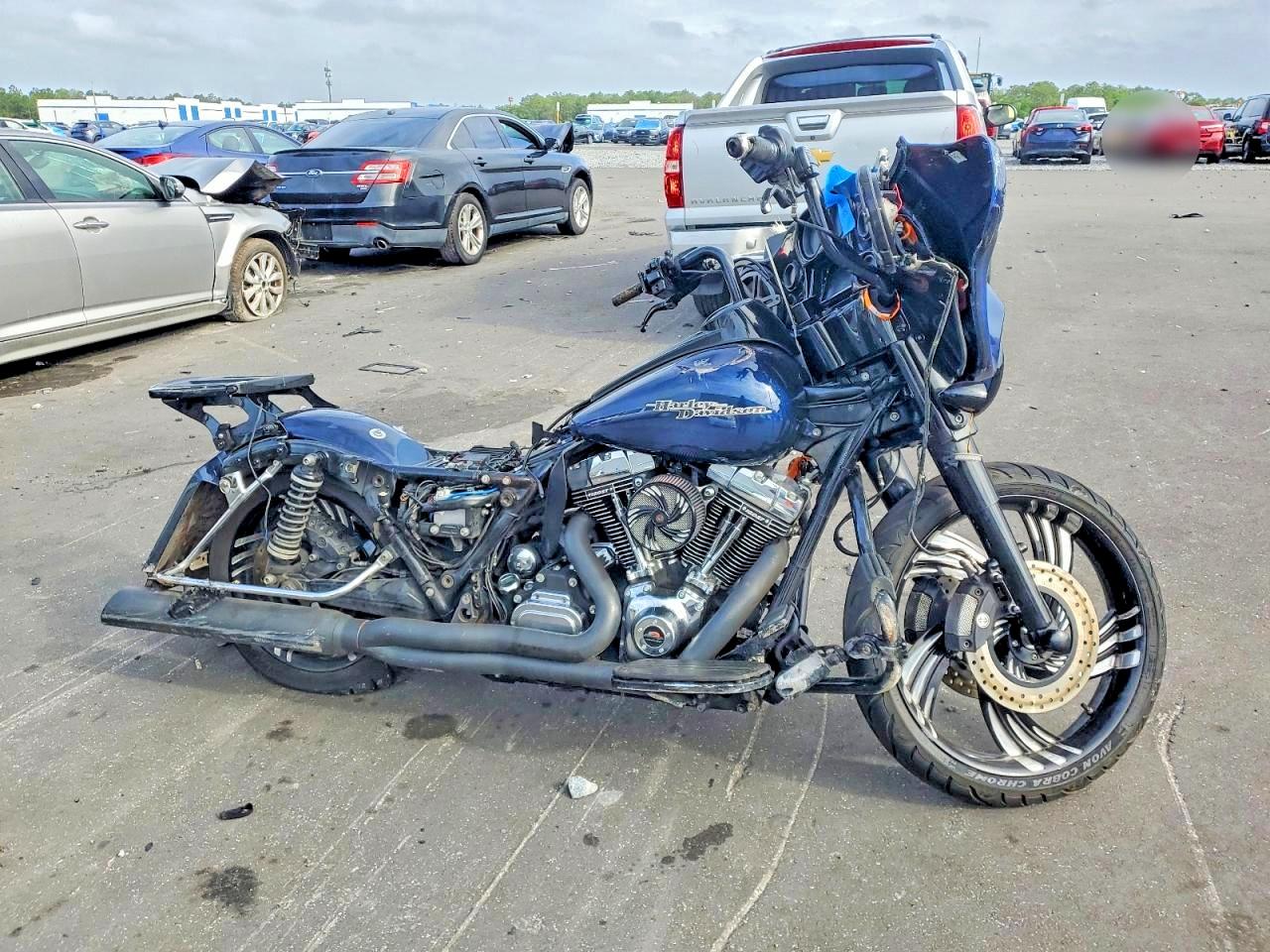 2012 HARLEY-DAVIDSON FL