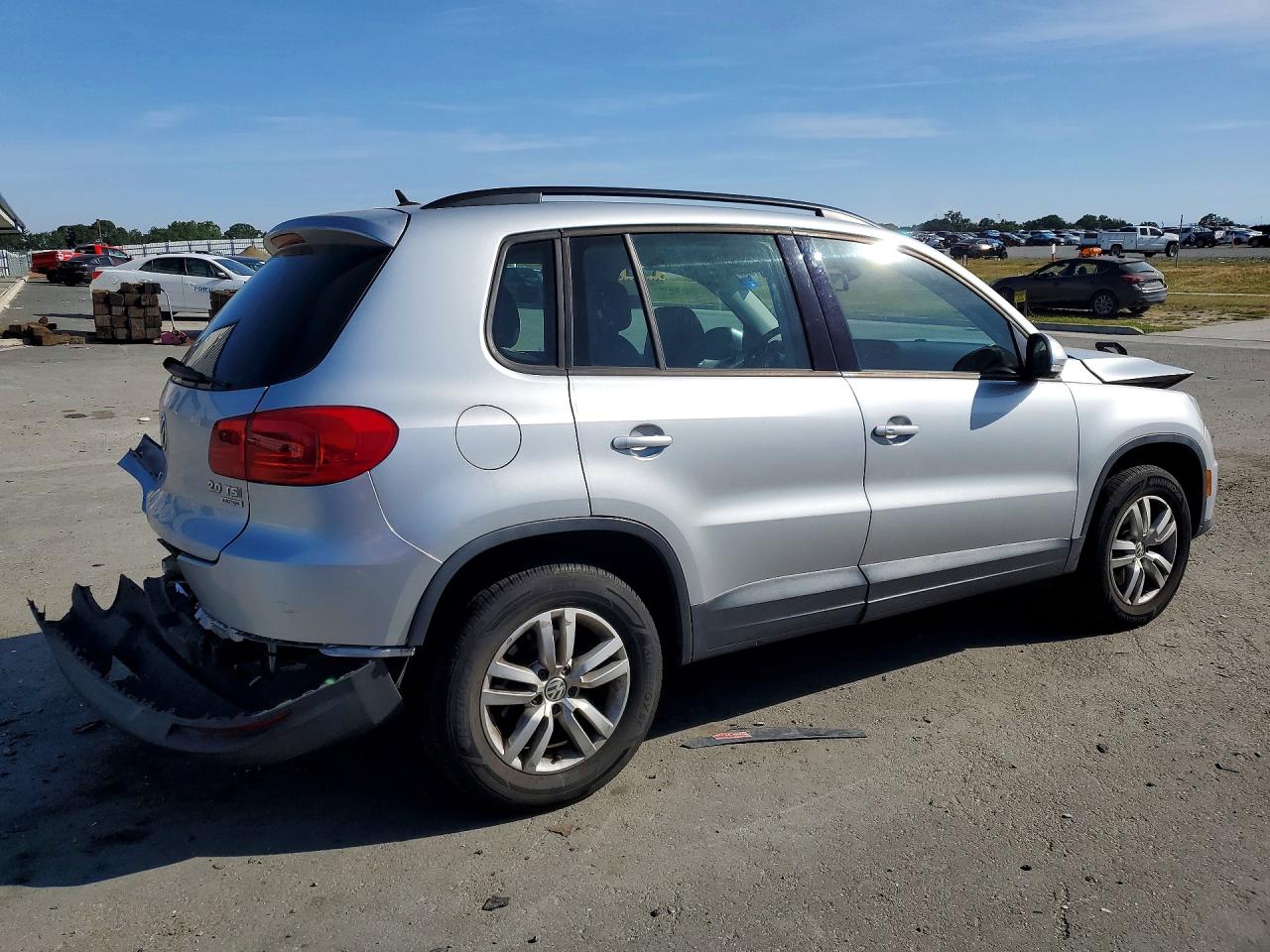 2016 VOLKSWAGEN TIGUAN