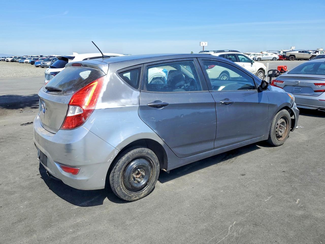 2012 HYUNDAI ACCENT