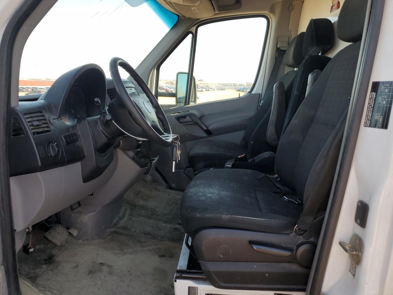 2016 OTHER HEAVY EQUIPMENT SPRINTER