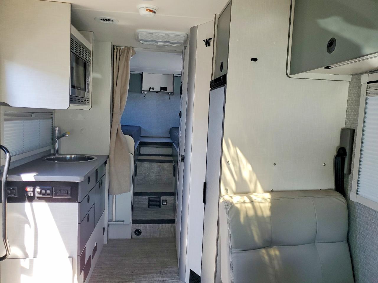 2025 MERCEDES-BENZ SPRINTER