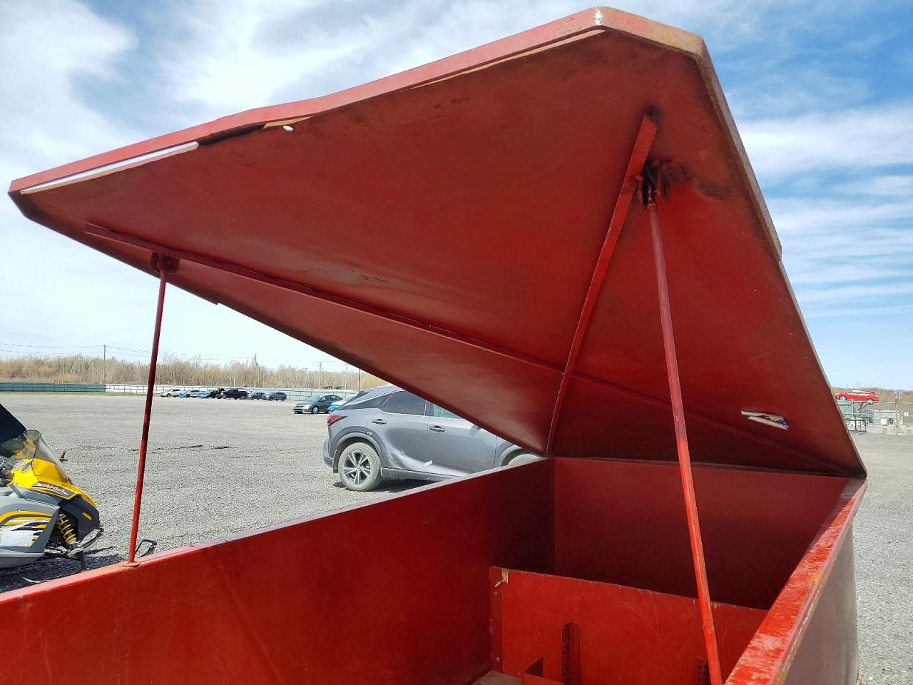 2001 TRAIL KING TRAILER
