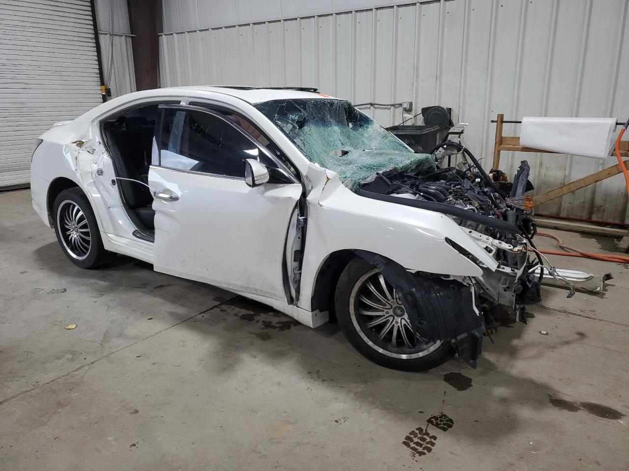 2012 NISSAN MAXIMA