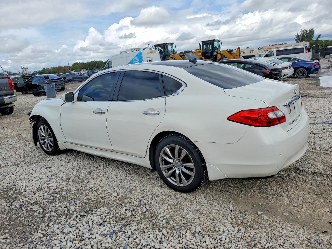 2013 INFINITI M37
