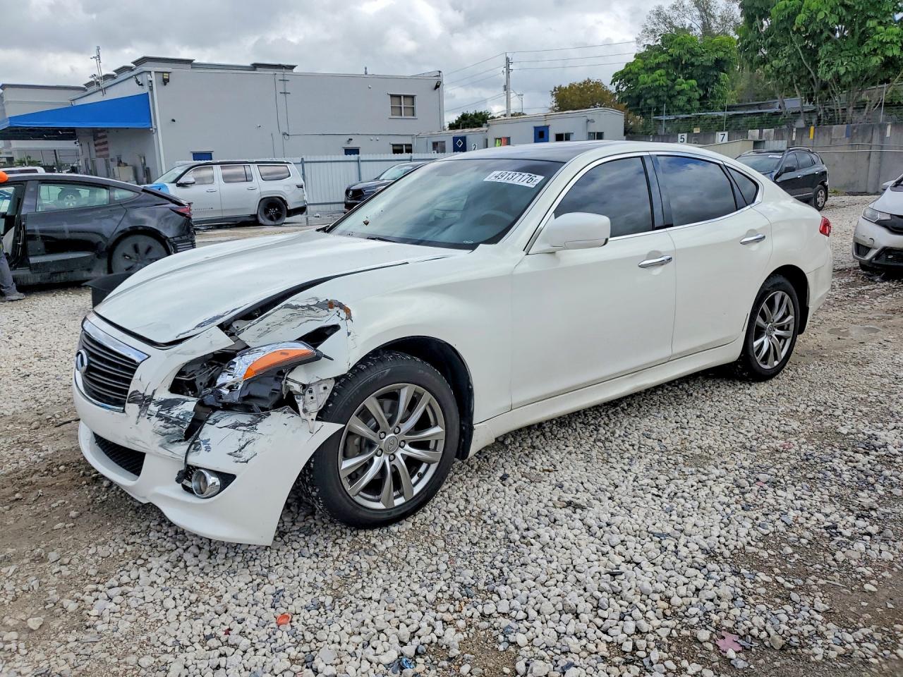 2013 INFINITI M37