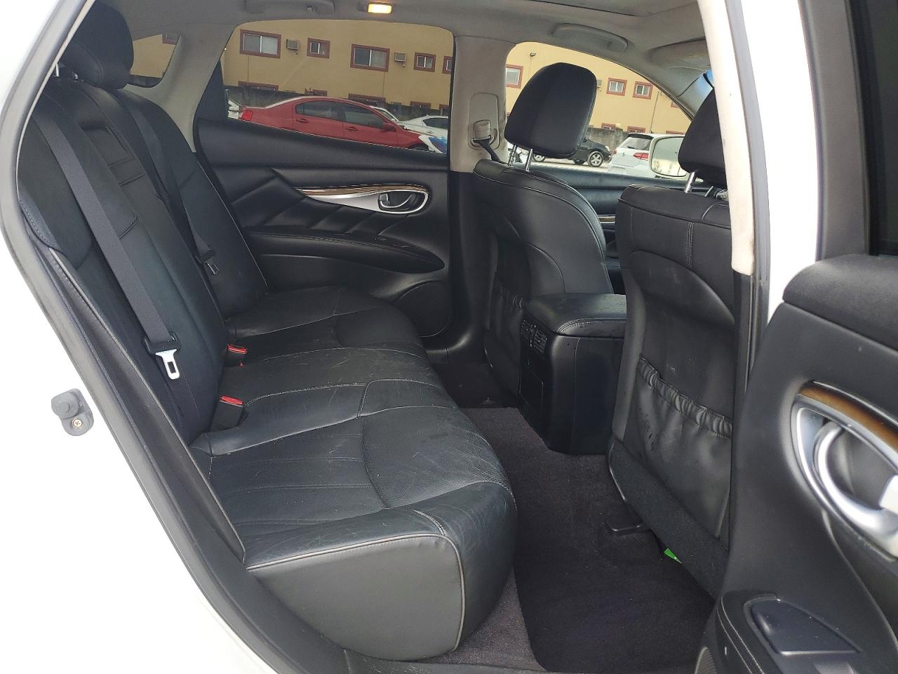 2013 INFINITI M37