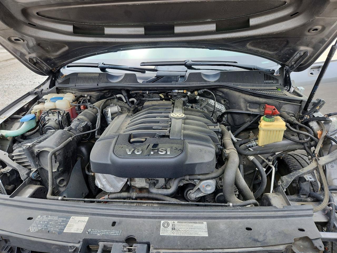 2011 VOLKSWAGEN TOUAREG