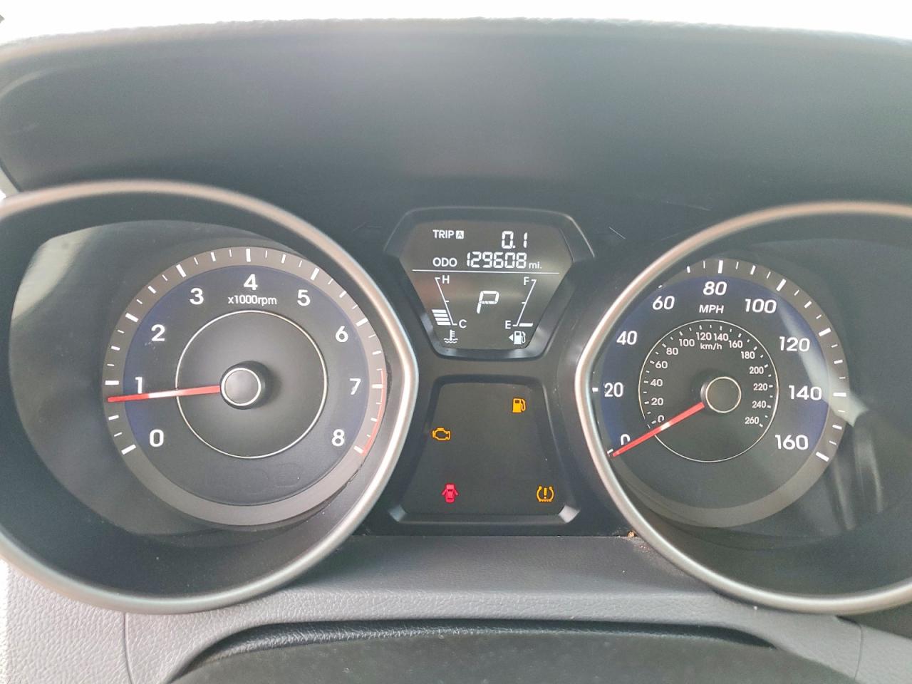 2013 HYUNDAI ELANTRA