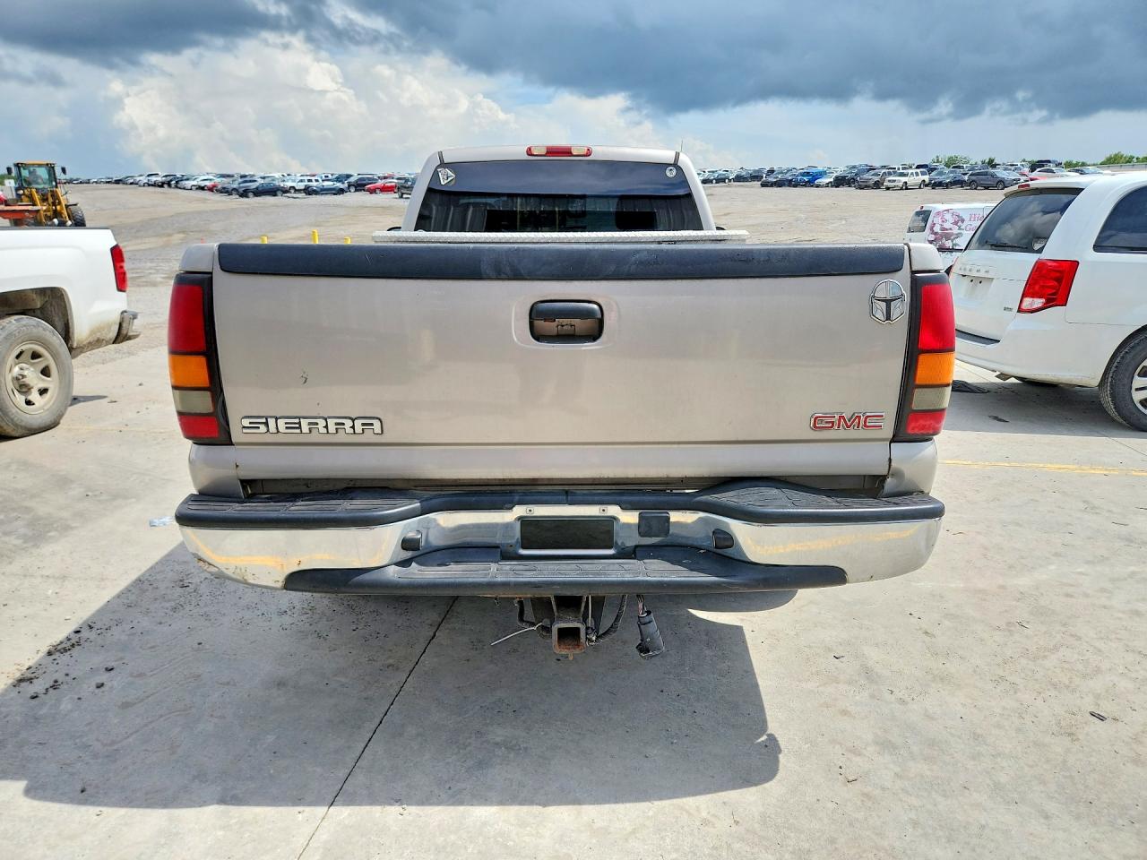2004 GMC SIERRA