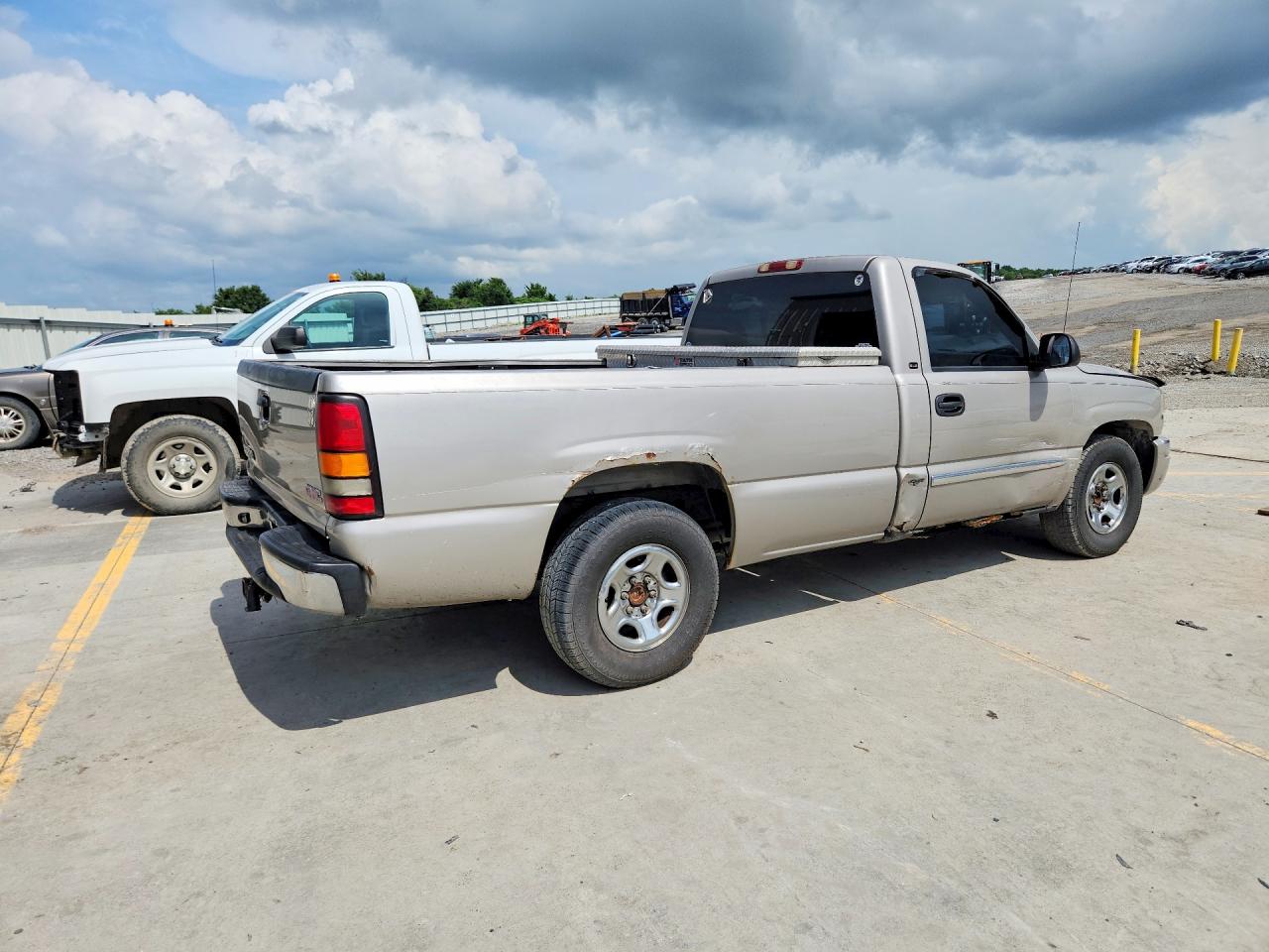 2004 GMC SIERRA