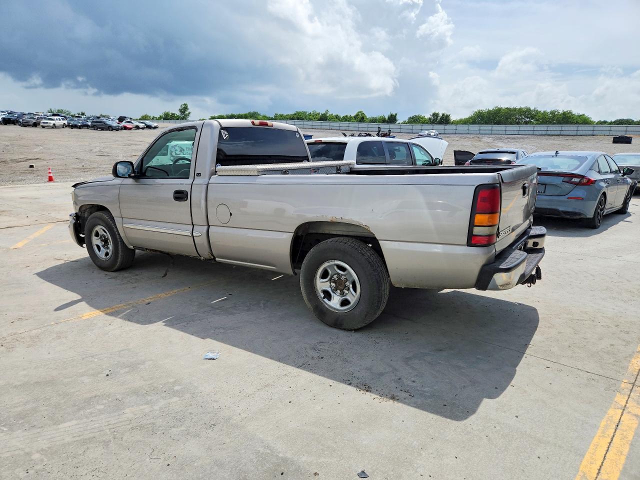 2004 GMC SIERRA