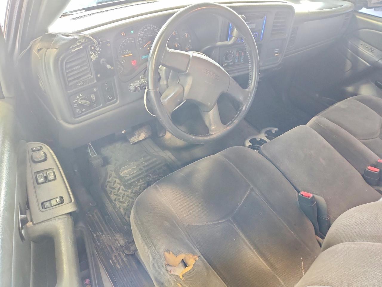 2004 GMC SIERRA