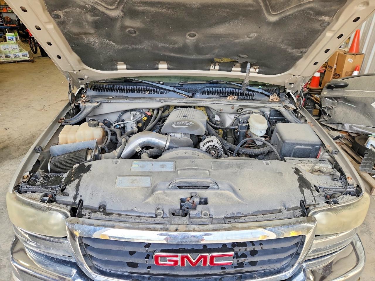 2004 GMC SIERRA