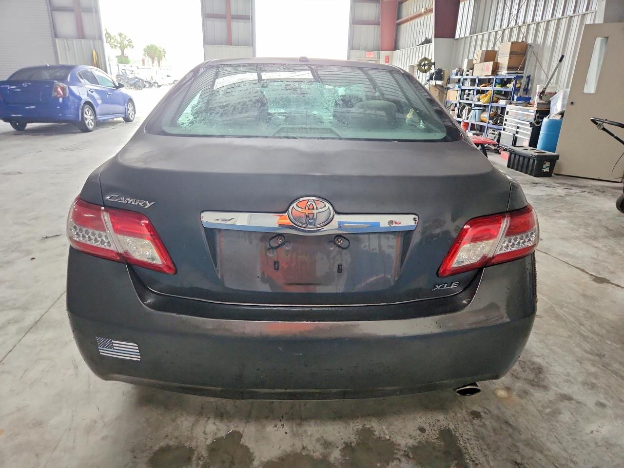 2011 TOYOTA CAMRY