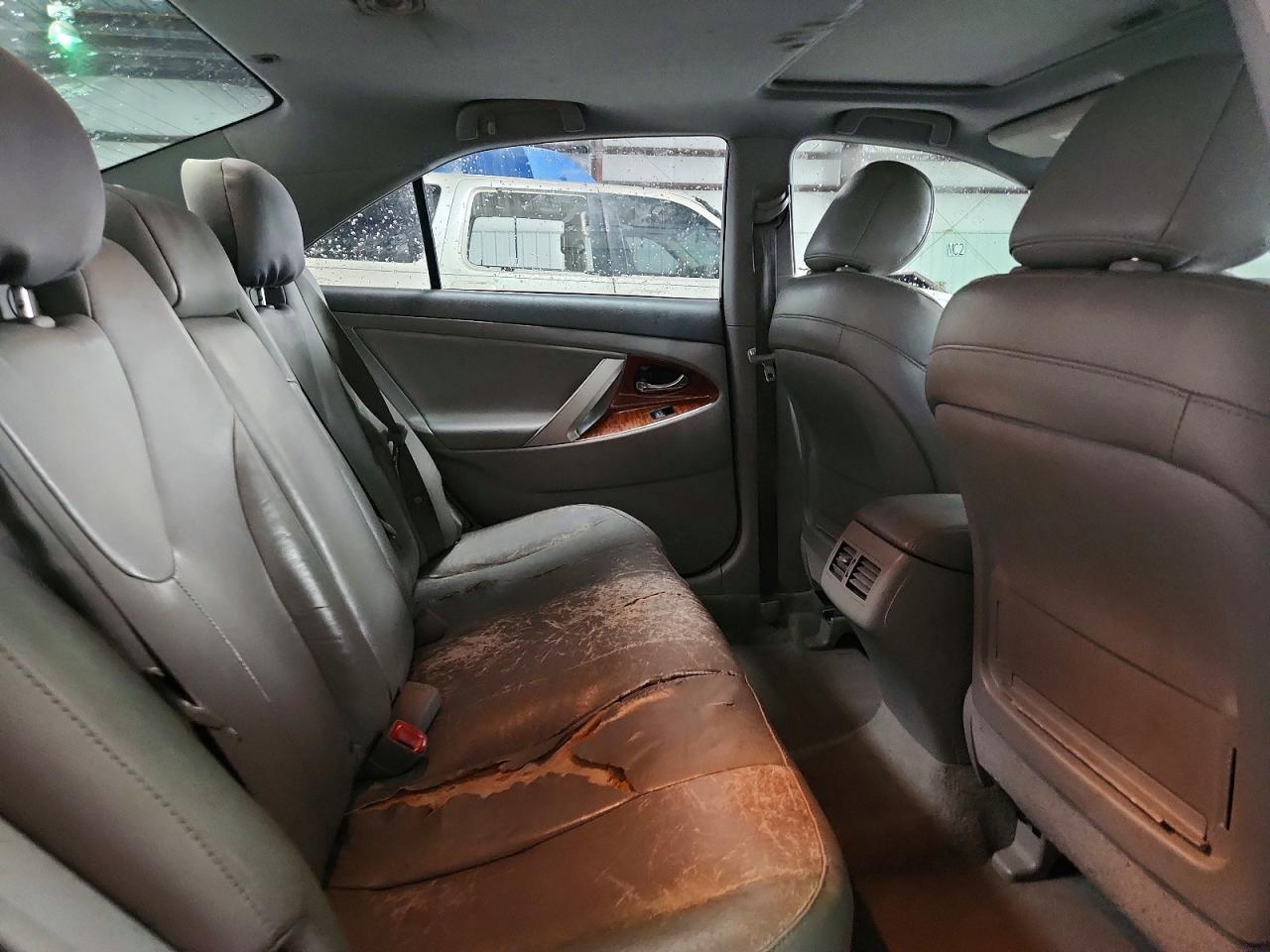 2011 TOYOTA CAMRY