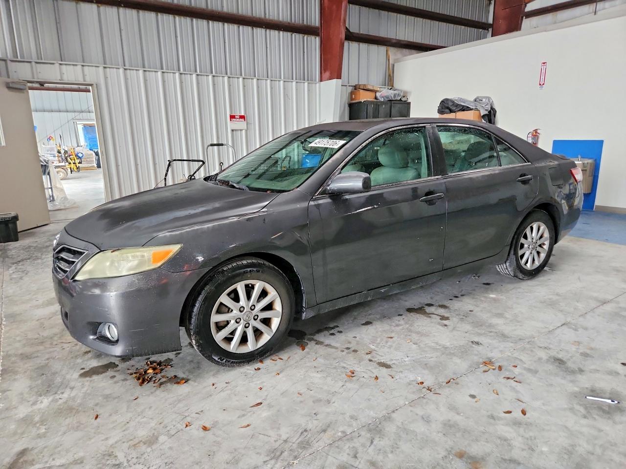 2011 TOYOTA CAMRY