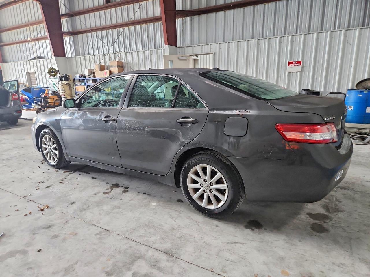 2011 TOYOTA CAMRY