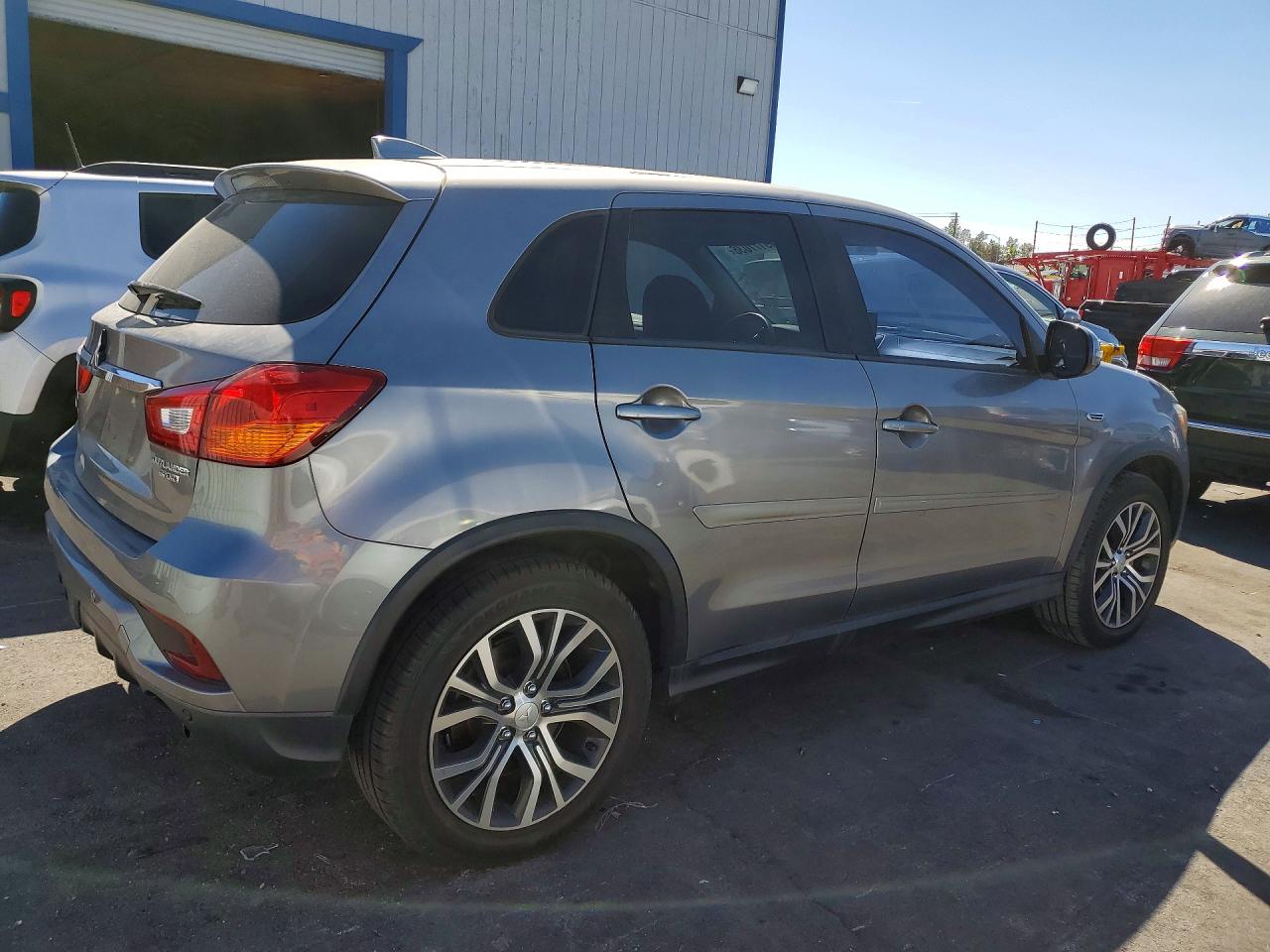 2018 MITSUBISHI OUTLANDER