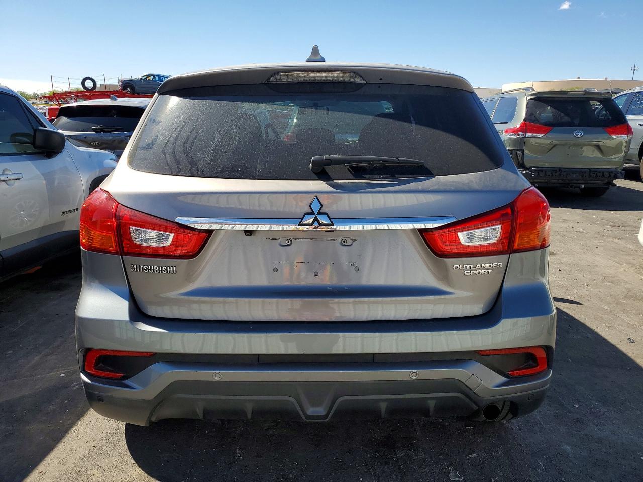 2018 MITSUBISHI OUTLANDER
