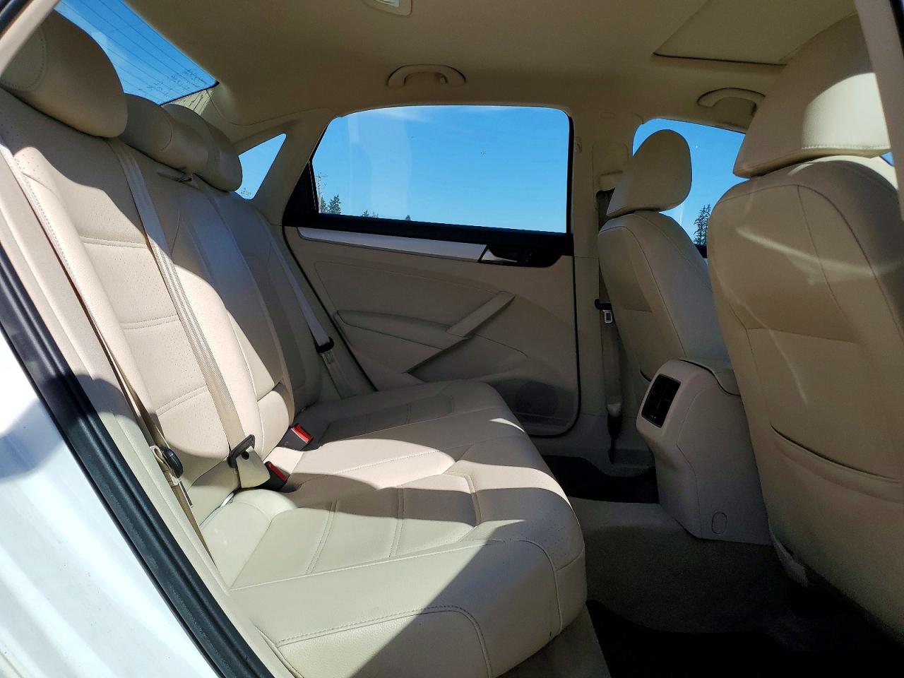 2013 VOLKSWAGEN PASSAT