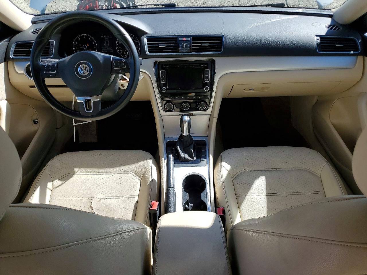 2013 VOLKSWAGEN PASSAT