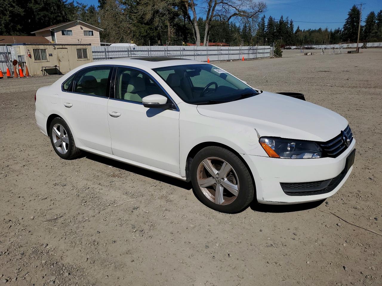 2013 VOLKSWAGEN PASSAT