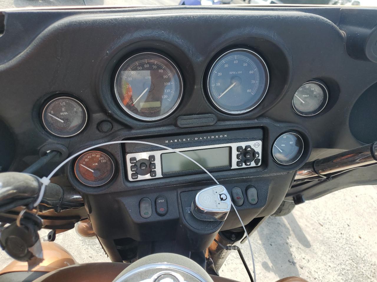 2008 HARLEY-DAVIDSON FLHTCUI 10