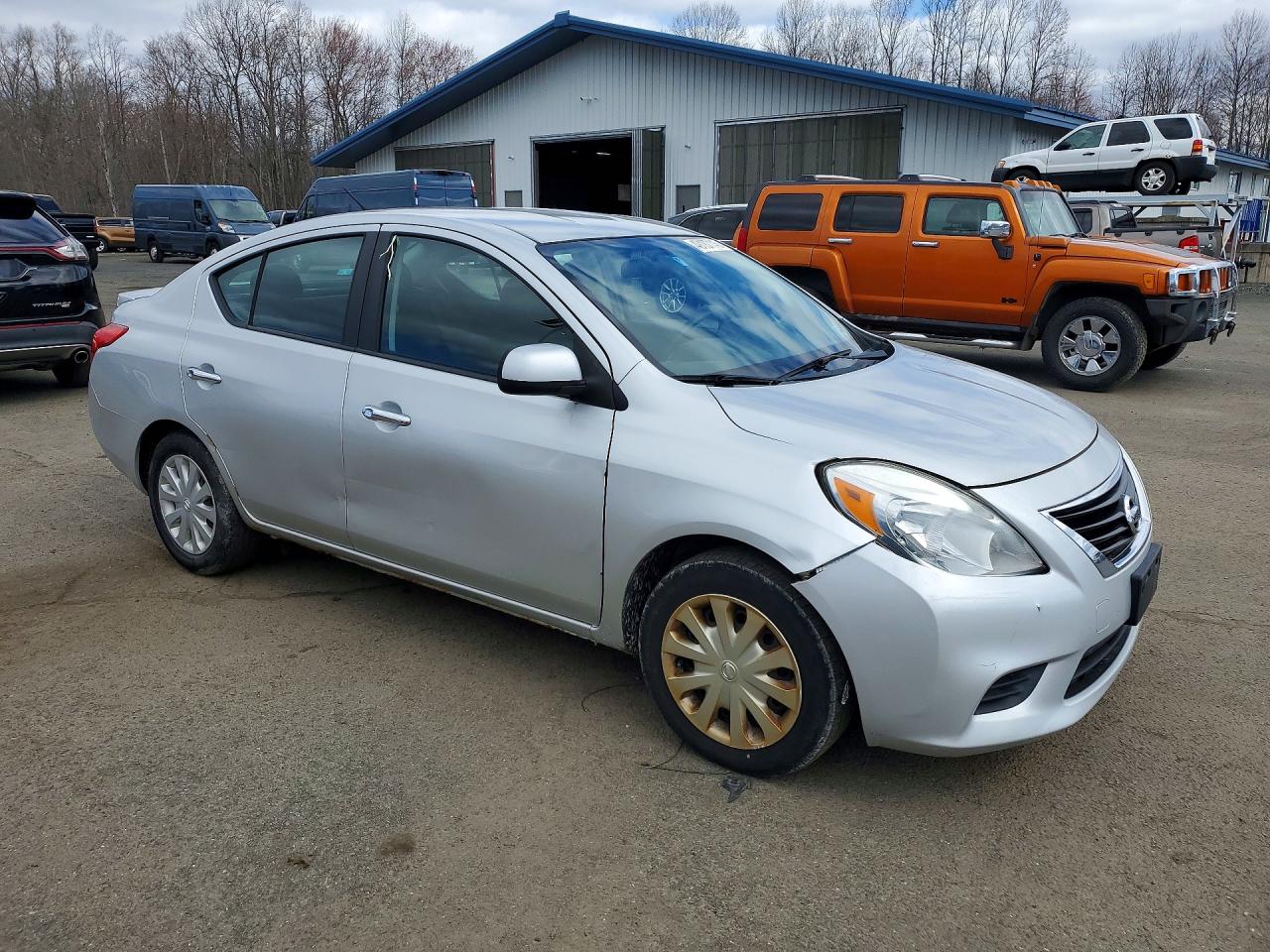2013 NISSAN VERSA