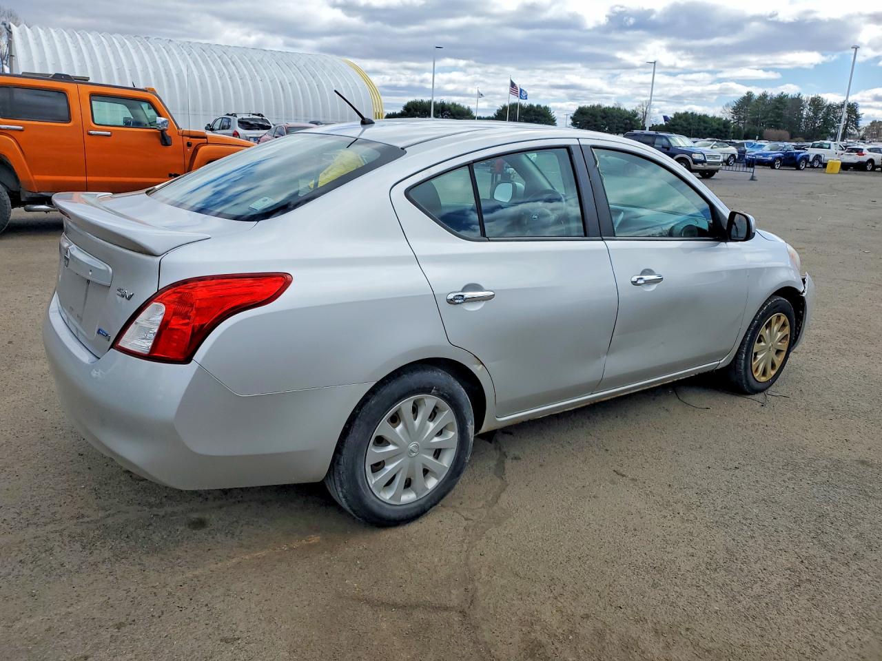 2013 NISSAN VERSA