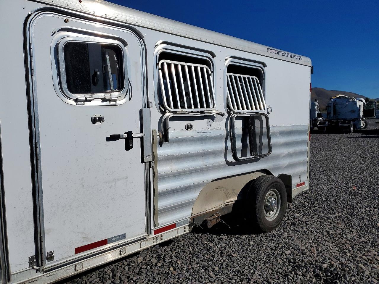 2015 FEATHRLITE UTILITY