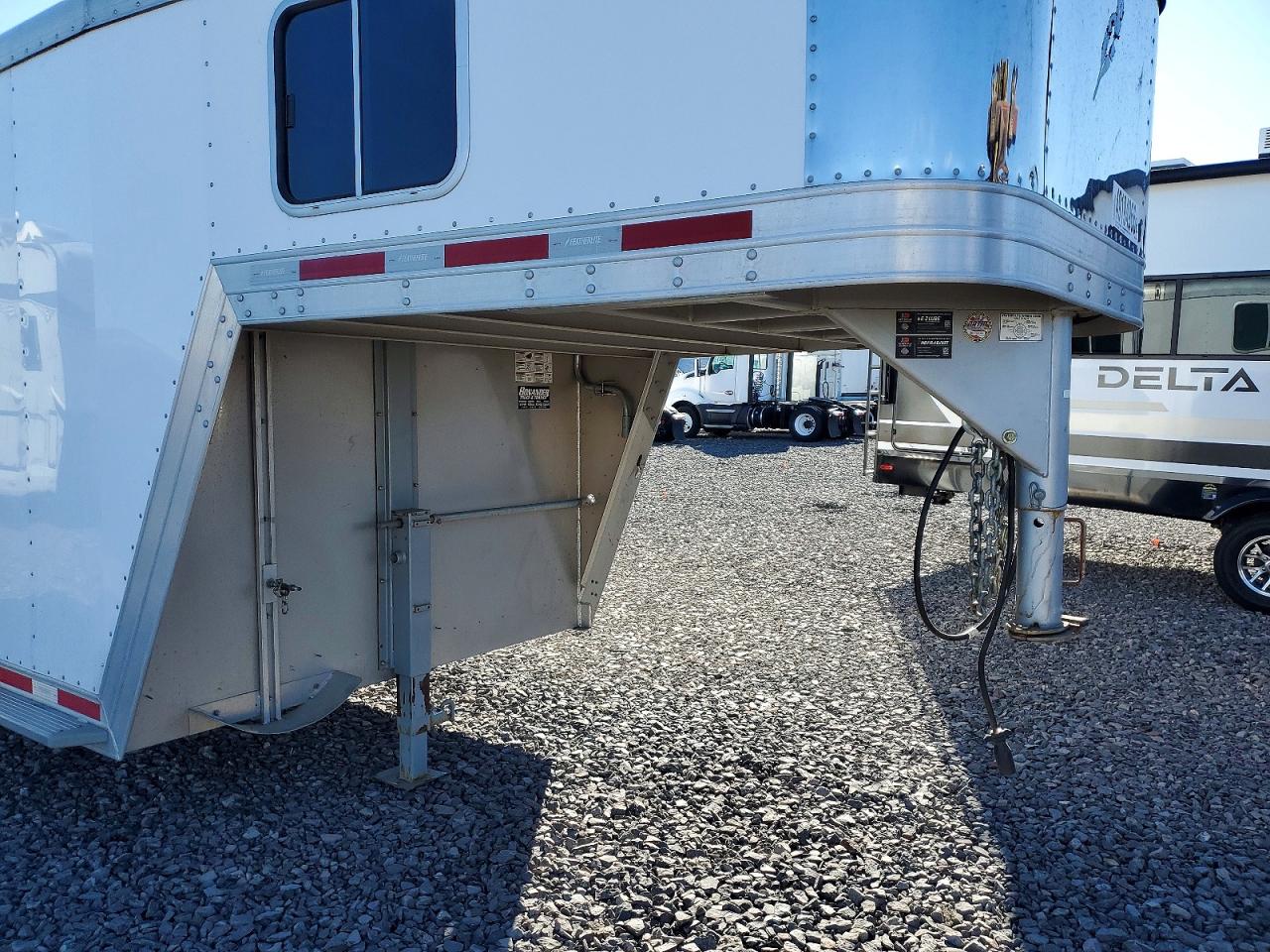 2015 FEATHRLITE UTILITY