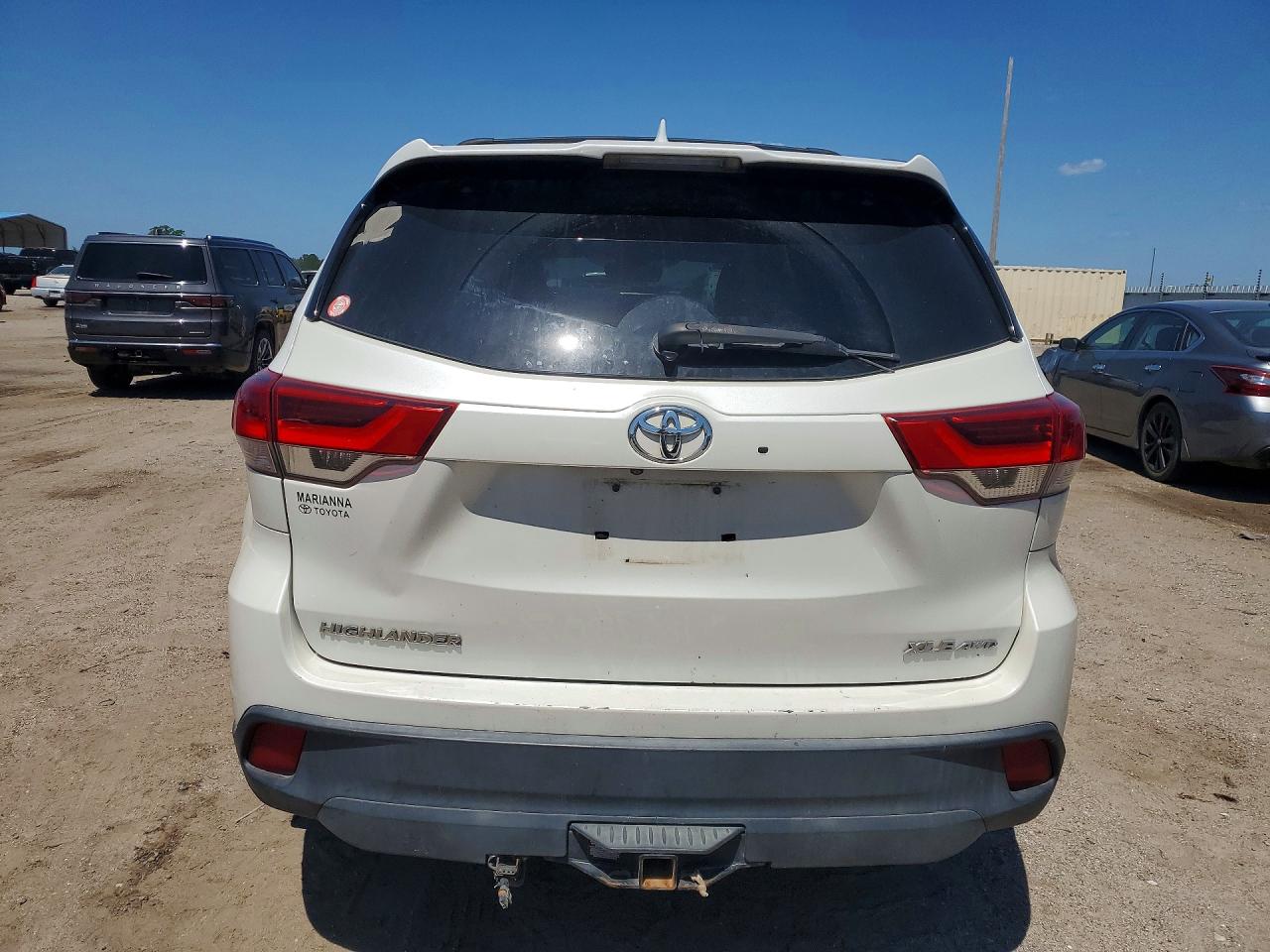 2018 TOYOTA HIGHLANDER