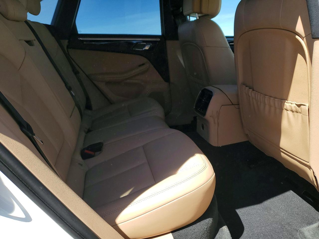 2023 PORSCHE MACAN