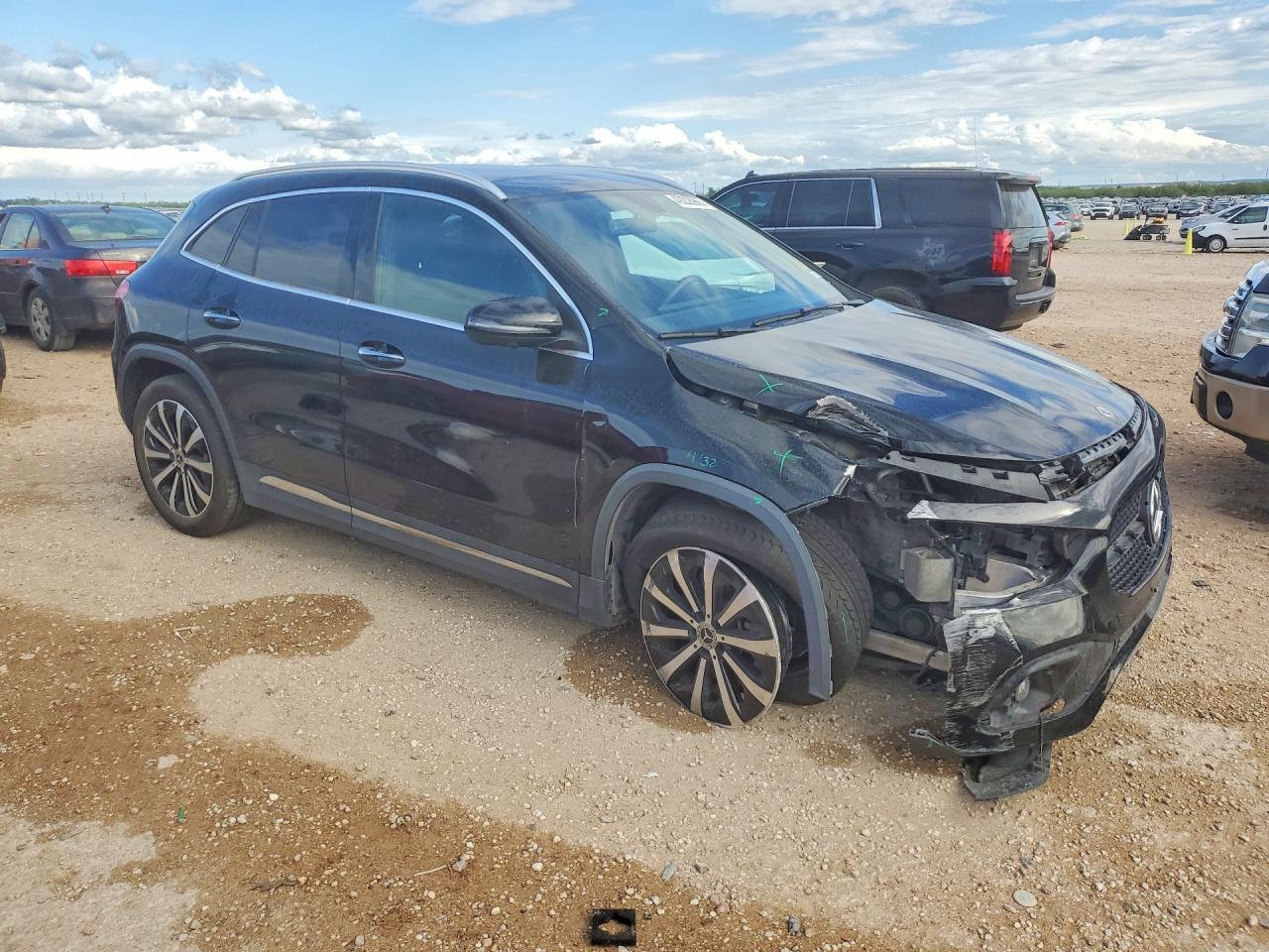 2021 MERCEDES-BENZ GLA-CLASS