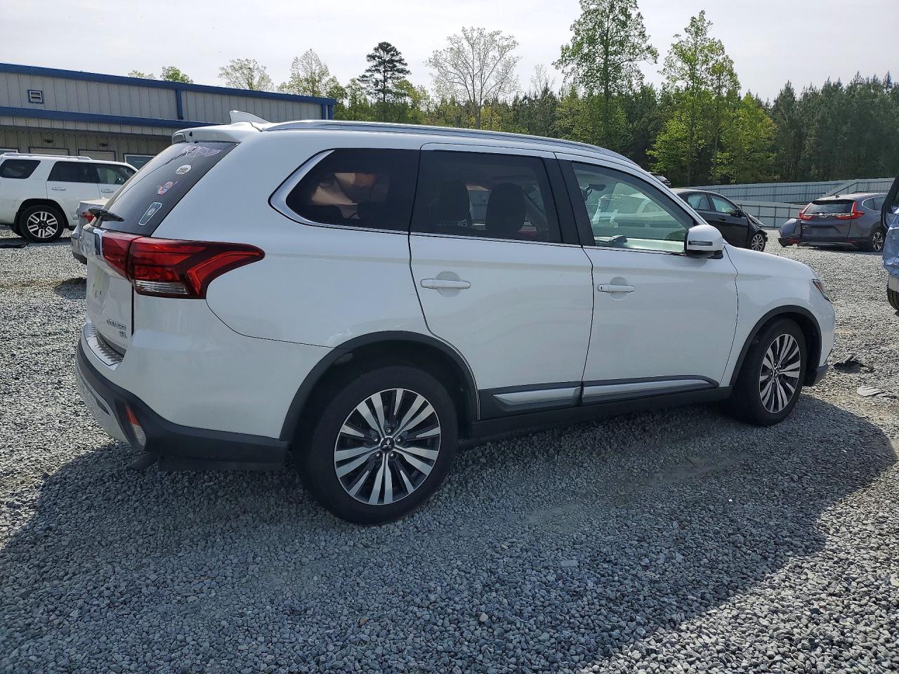 2019 MITSUBISHI OUTLANDER