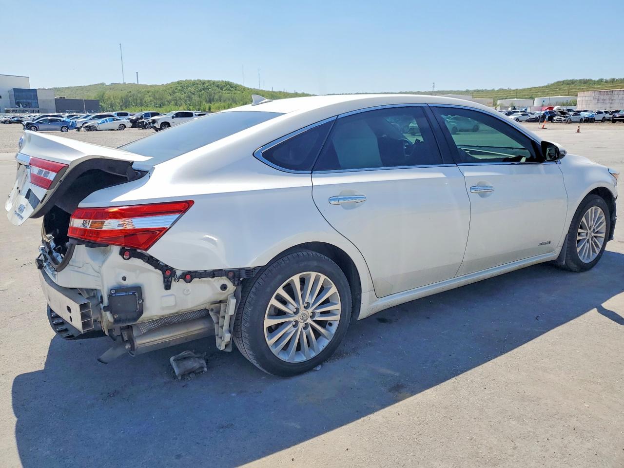 2013 TOYOTA AVALON