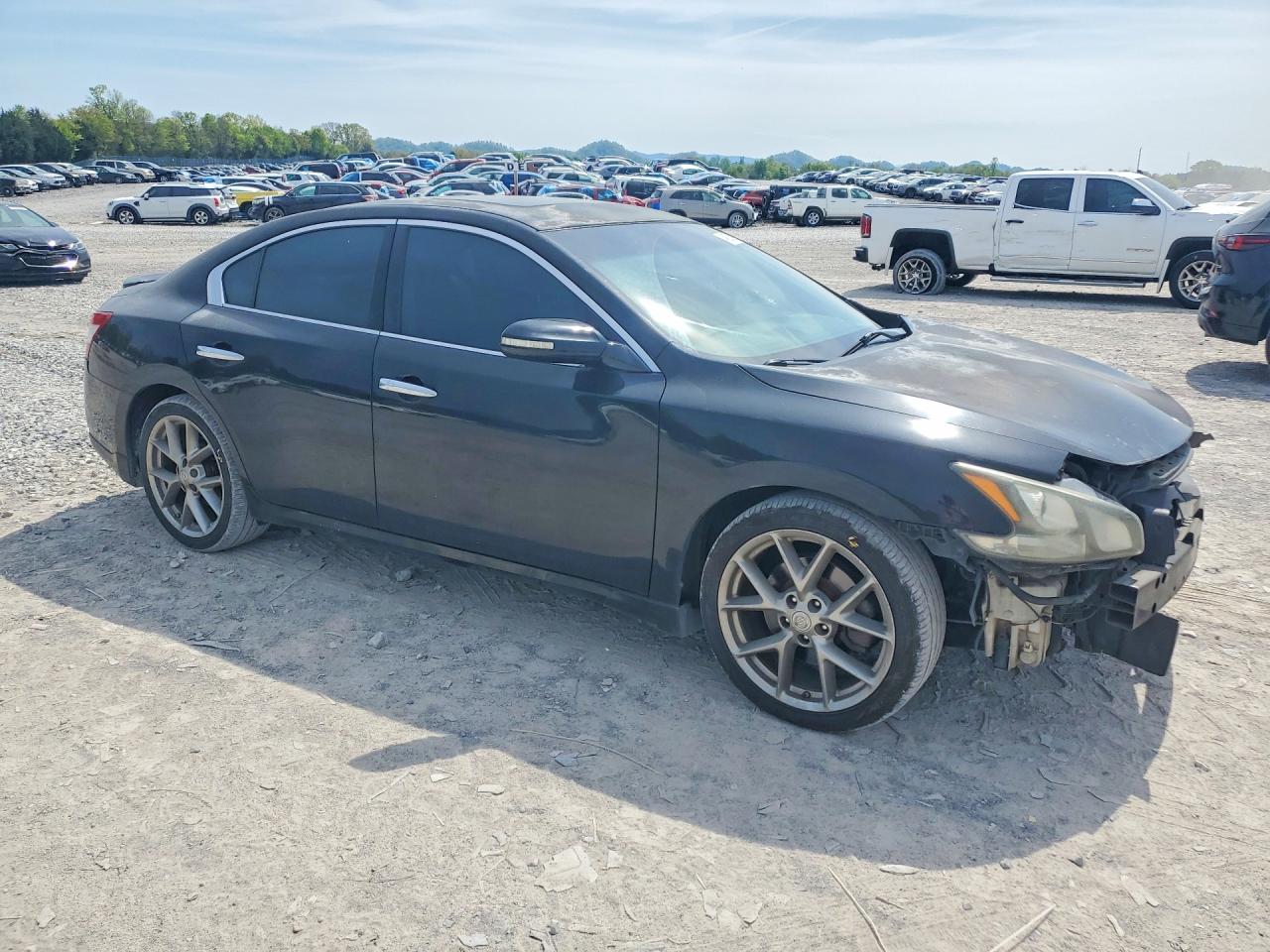 2011 NISSAN MAXIMA