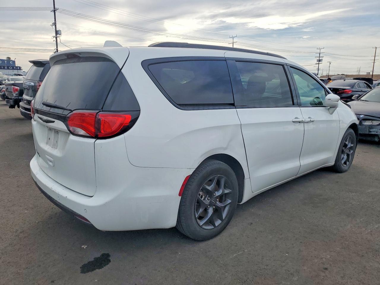 2019 CHRYSLER PACIFICA