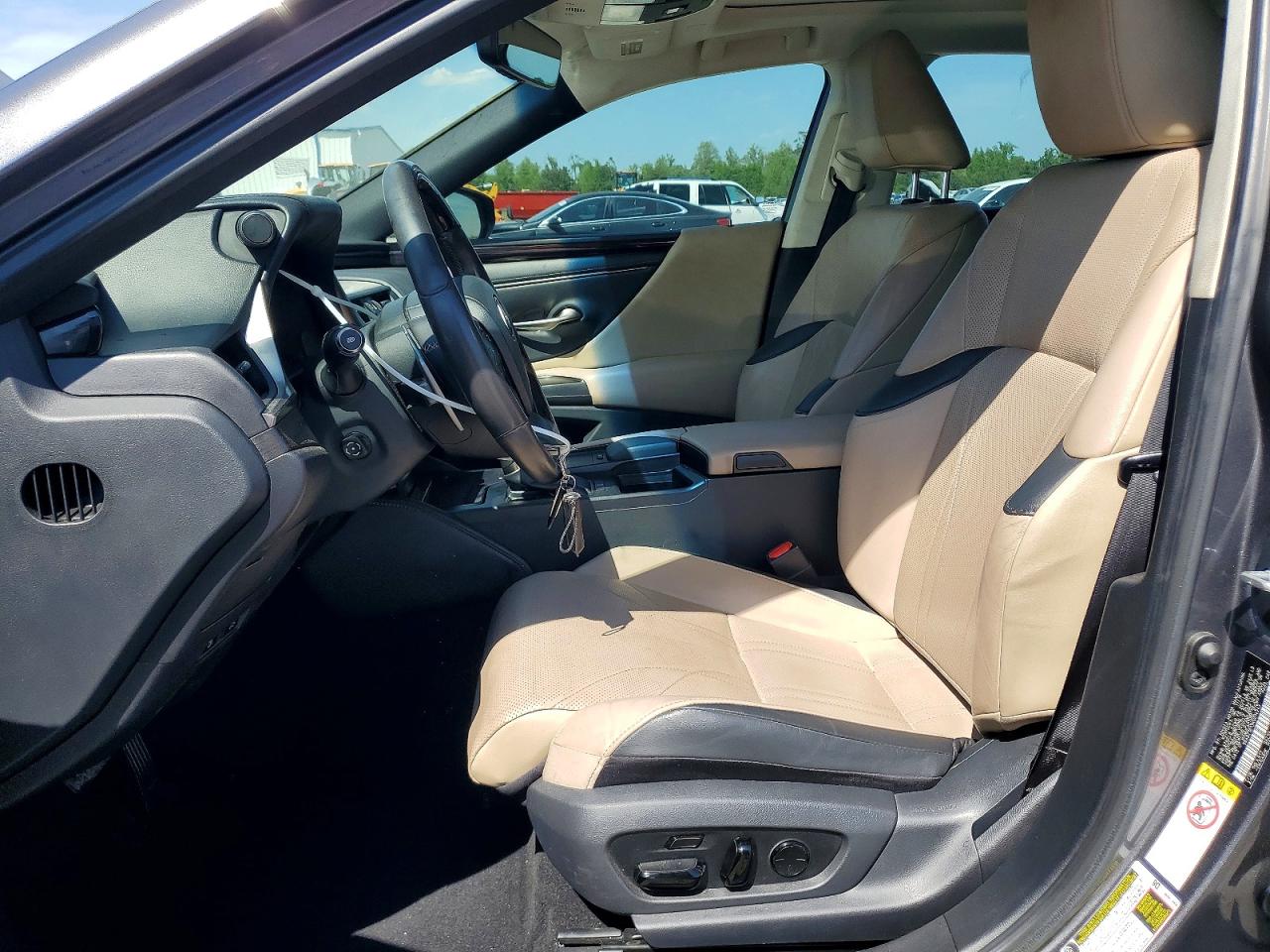 2019 LEXUS ES350