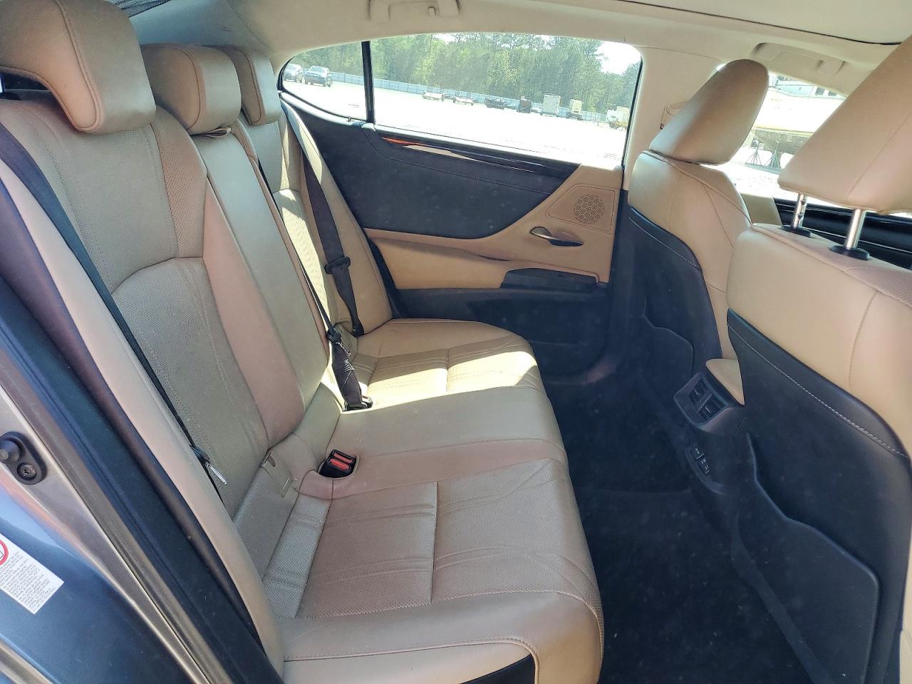 2019 LEXUS ES350