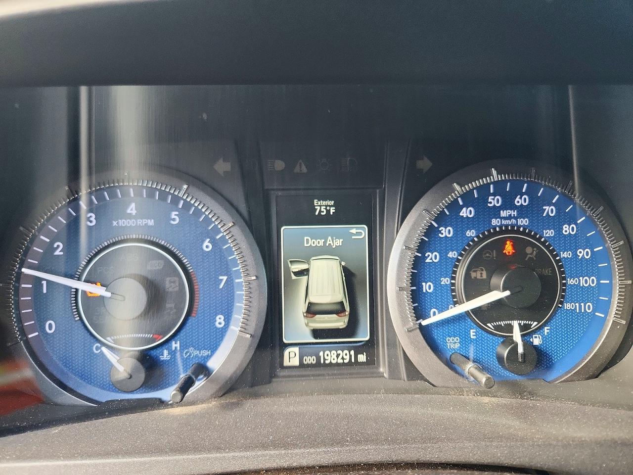 2015 TOYOTA SIENNA