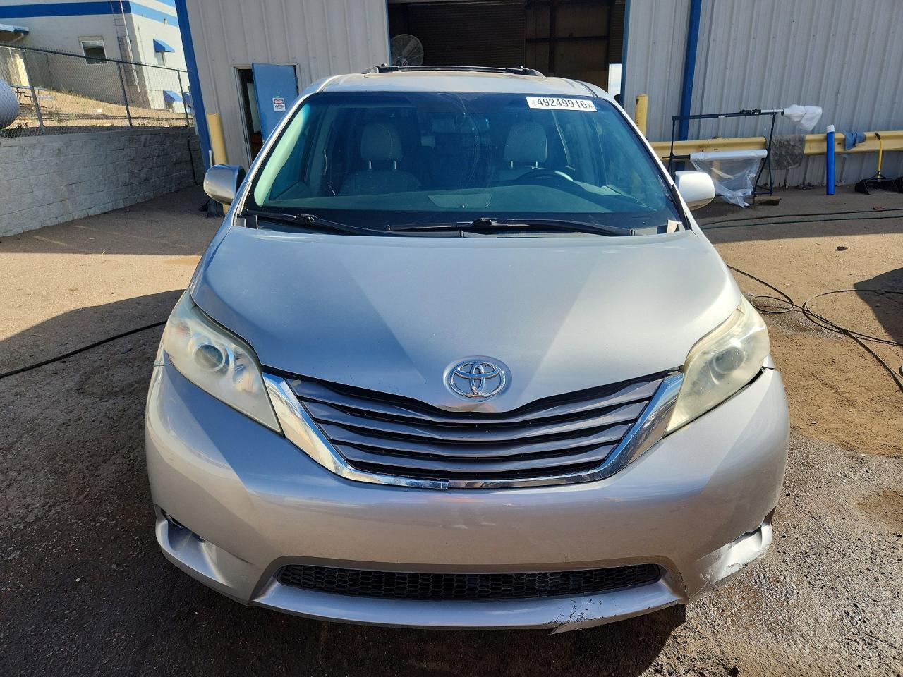 2015 TOYOTA SIENNA