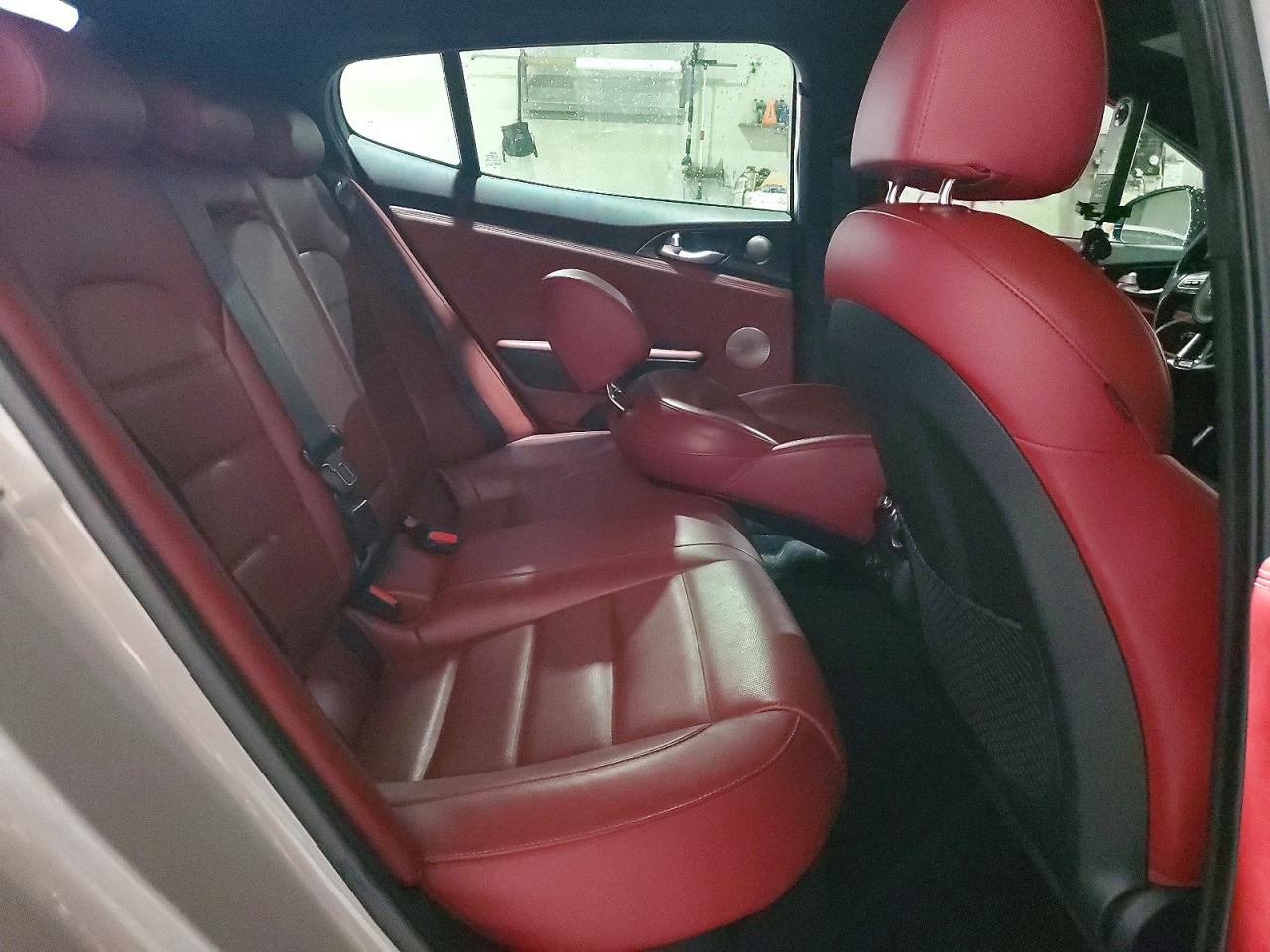2019 KIA STINGER