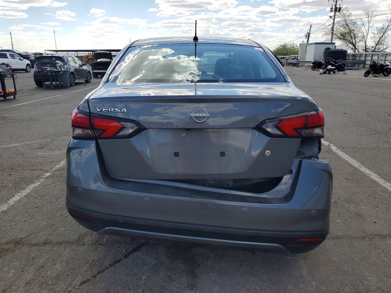 2025 NISSAN VERSA