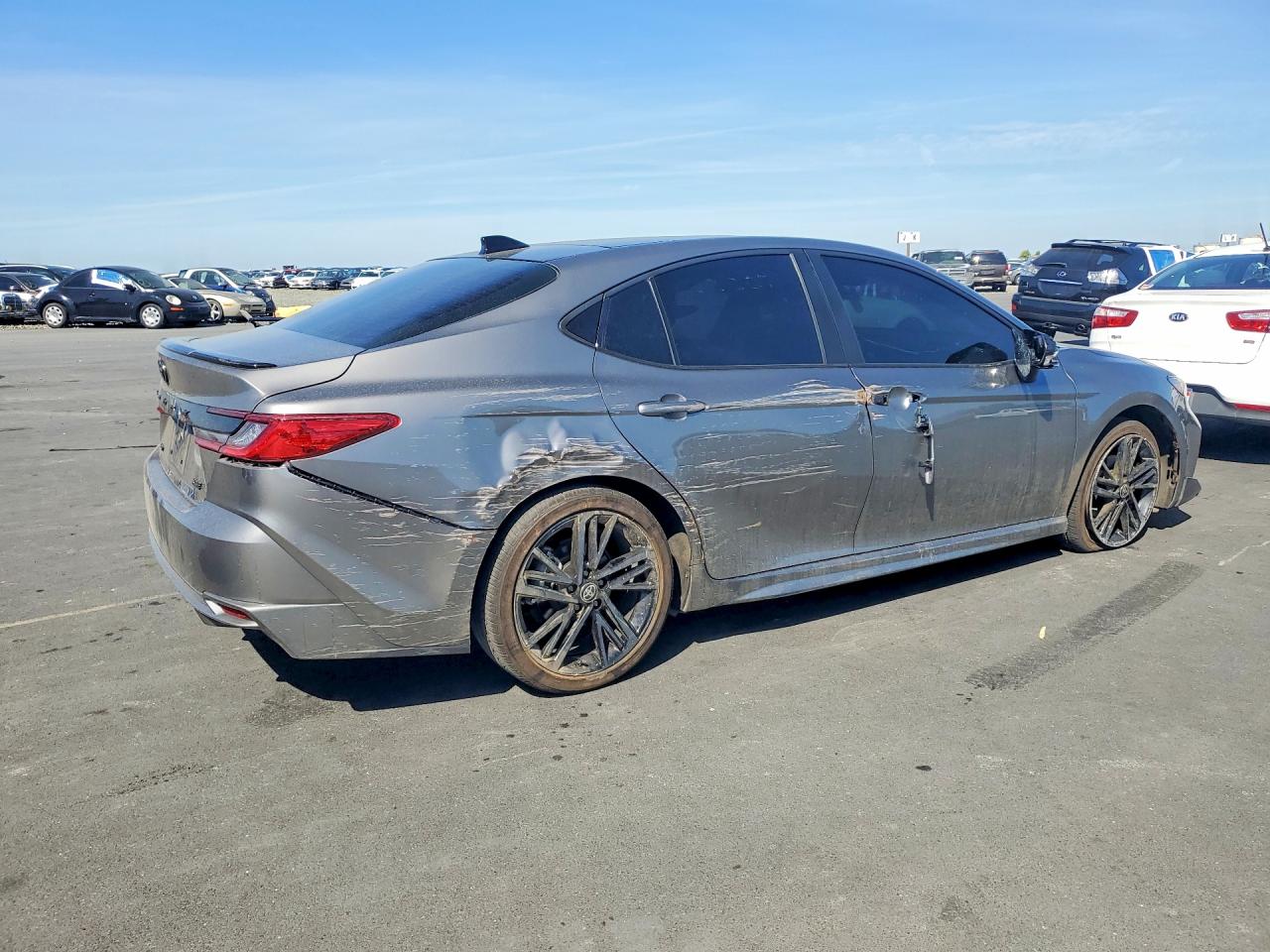 2025 TOYOTA CAMRY