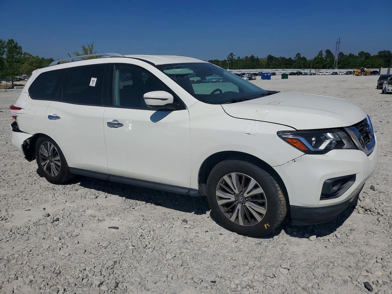 2017 NISSAN PATHFINDER