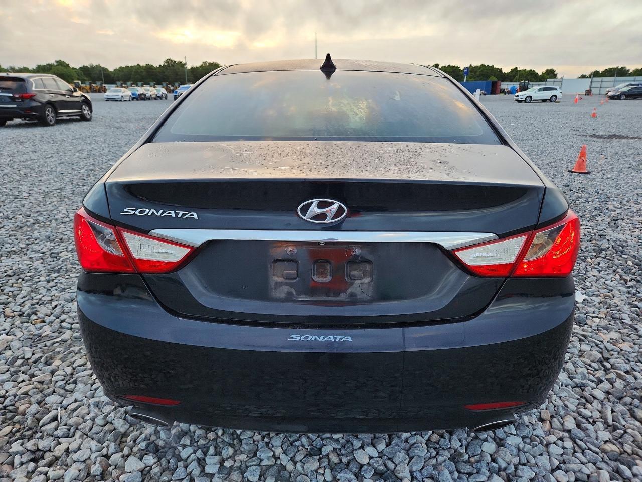 2013 HYUNDAI SONATA