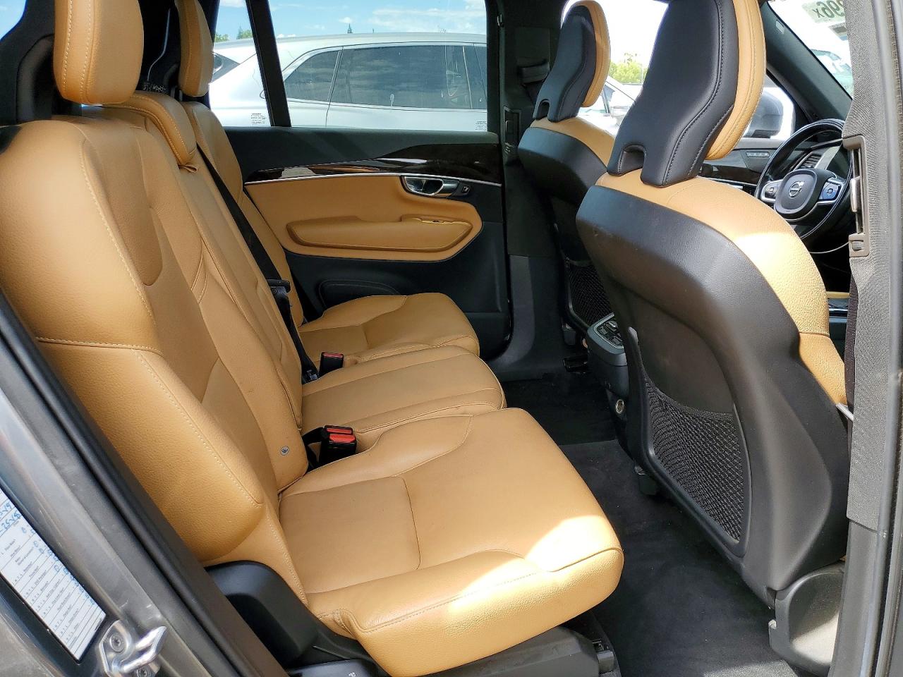 2019 VOLVO XC90