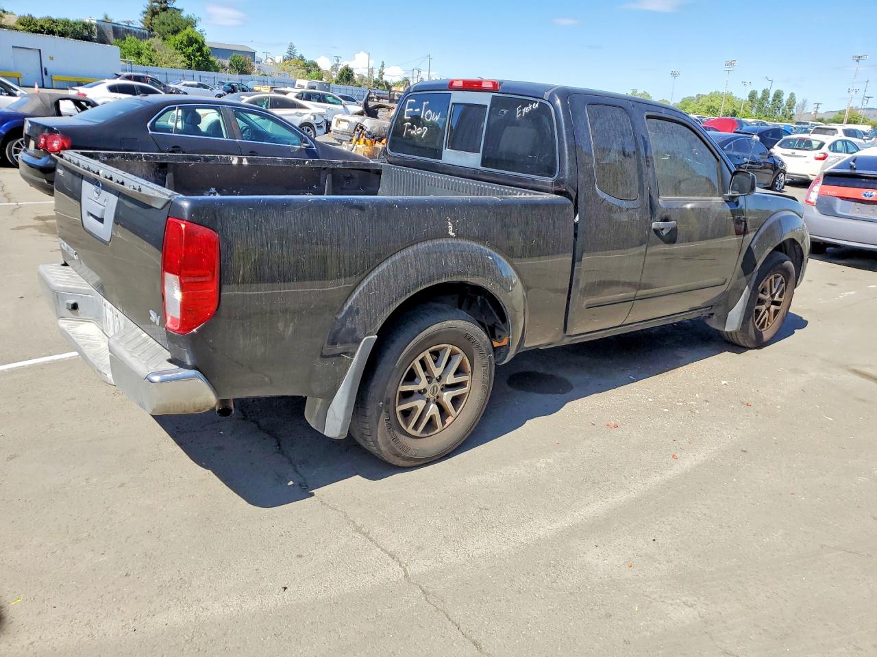 2017 NISSAN FRONTIER